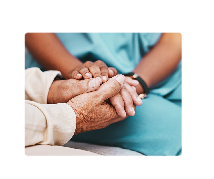 Profissionais da saúde dando as mãos